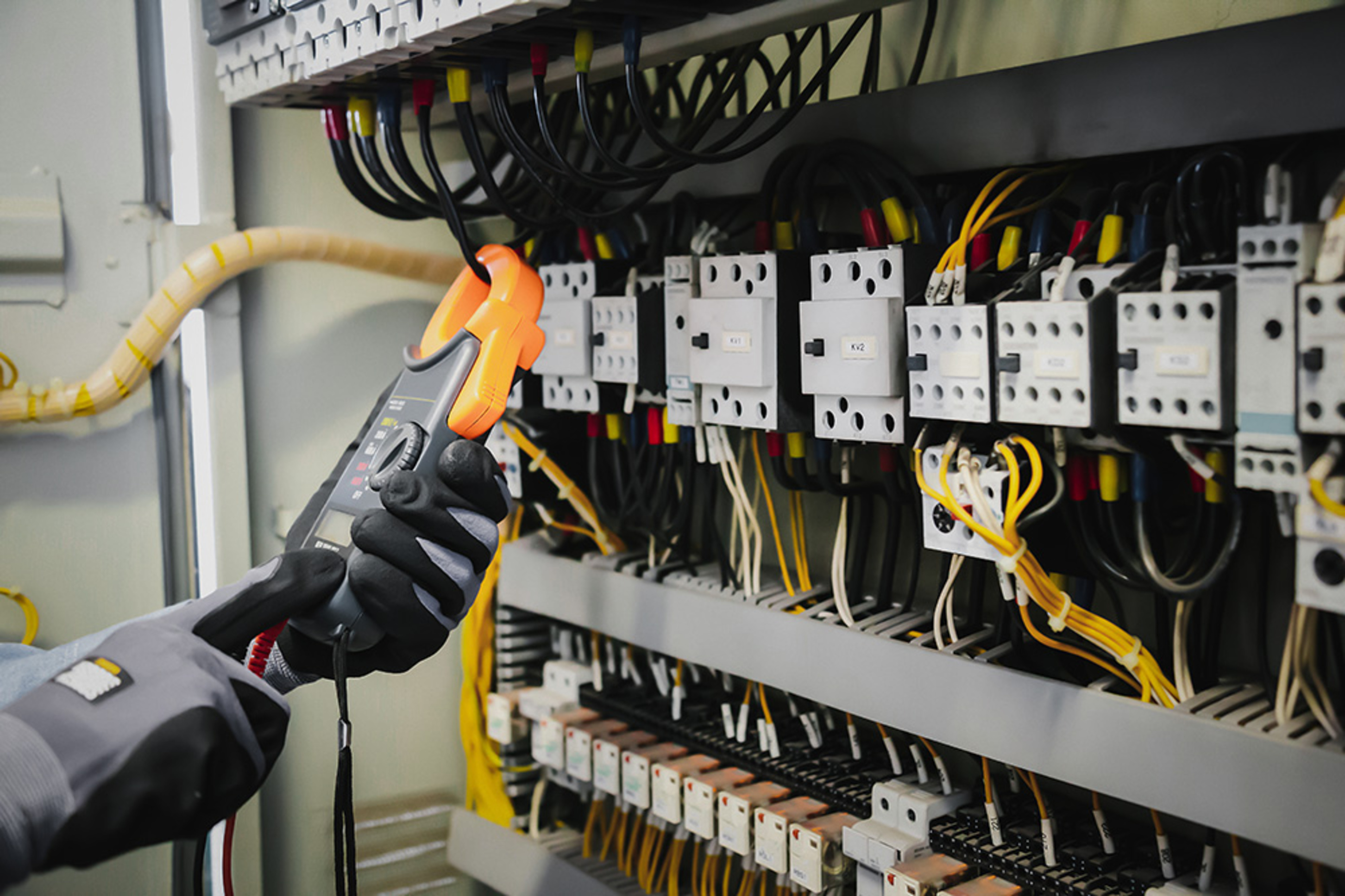 DGUV Vorschrift 3-Check bei NEB-Service GmbH & Co. KG in Neu-Isenburg