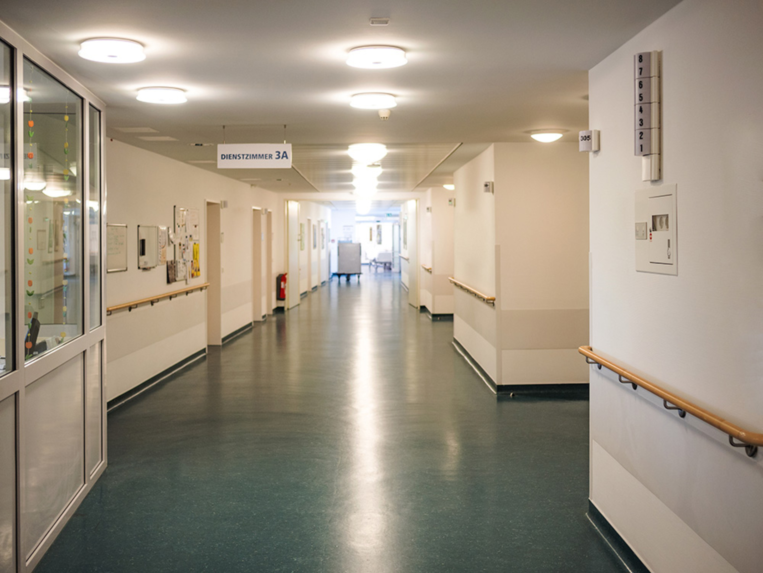 Feststell­anlagen bei NEB-Service GmbH & Co. KG in Neu-Isenburg