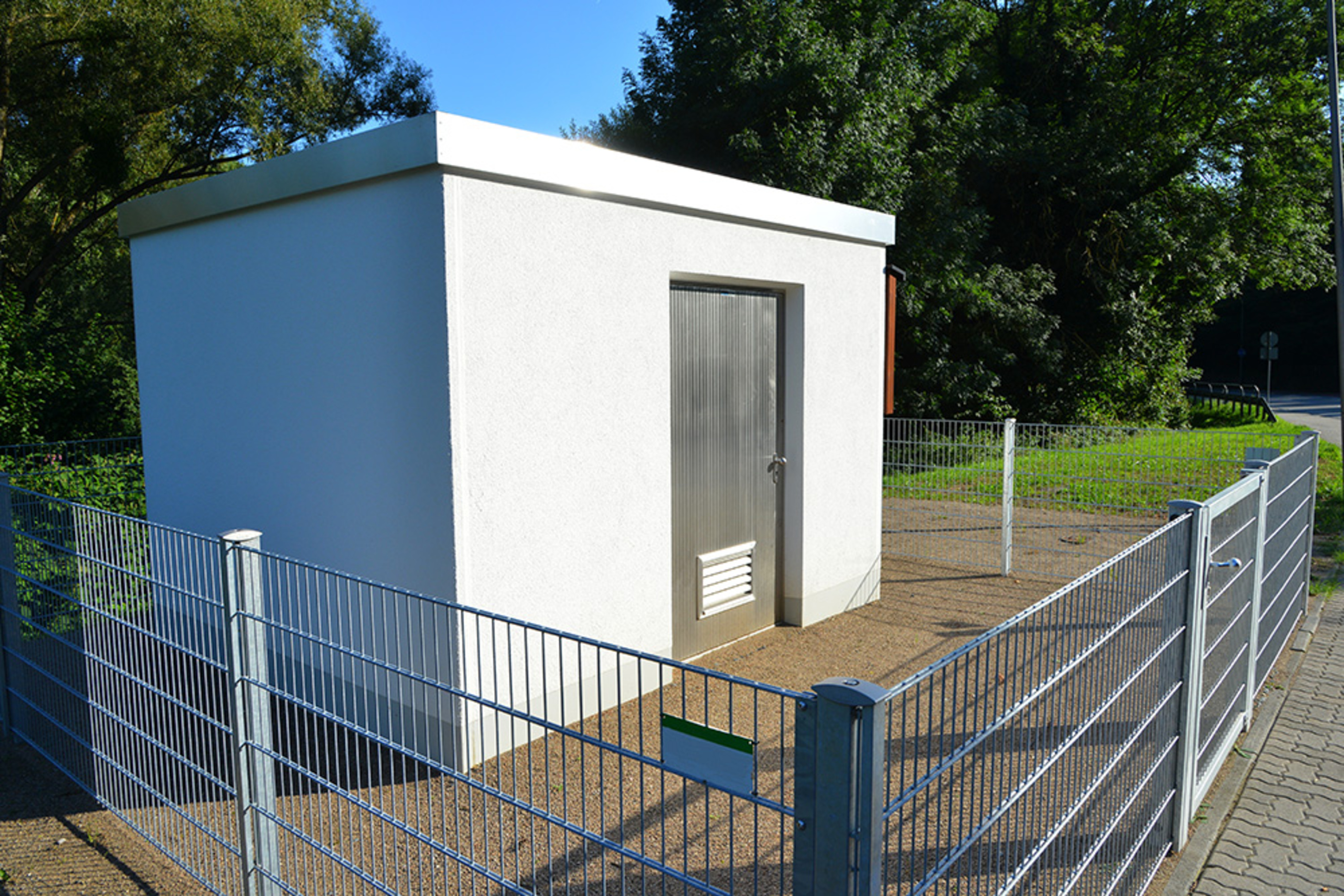 Trafo­stationen bei NEB-Service GmbH & Co. KG in Neu-Isenburg